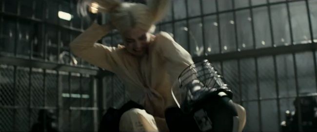 Margot Robbie comme Harley Quinn dans le suicide squad remorque par DC Comics Warner Bros.